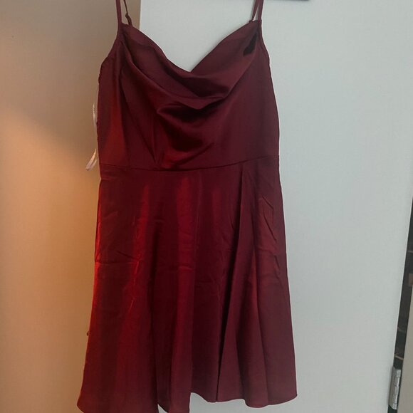 Fanciful Flirt Burgundy Satin Cowl Neck Skater Mini Dress Size Medium (M) - Picture 5 of 7